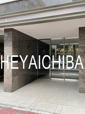 小西ビルのエントランス