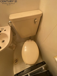 浴室内にトイレがあります☆
