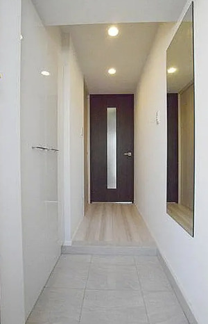 リヴシティ横濱新川町弐番館のロビー