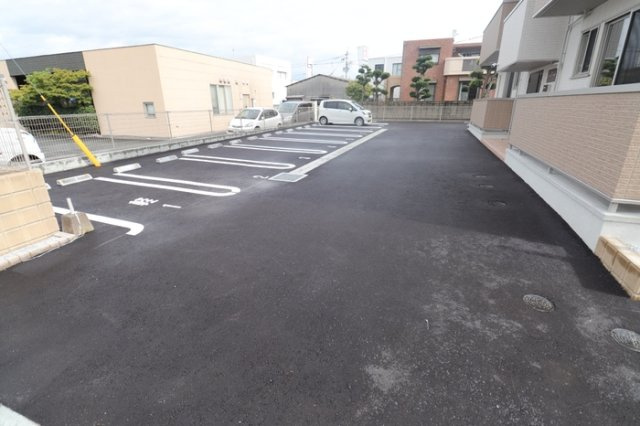 D-roomクレスト国分の駐車場|駐車スペースもあります☆