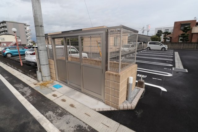 D-roomクレスト国分のその他共用部分|便利な敷地内ゴミ置き場もあります♪