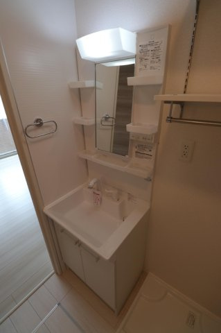 D-roomクレスト国分の洗面所|明るい洗面所です★