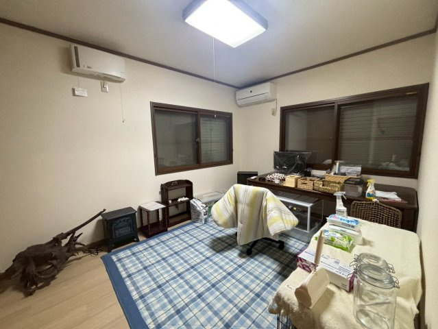 山武郡横芝光町栗山　中古戸建の洋室