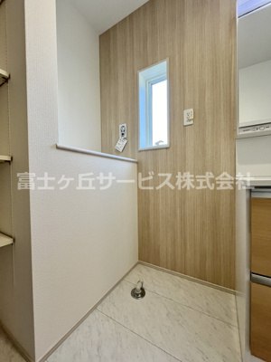 【ランドリースペース】 | 菊川市潮海寺 新築一戸建て 1号棟 | 洗濯機置き場