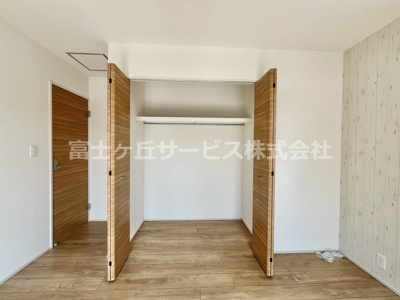 【収納】 | 菊川市潮海寺 新築一戸建て 1号棟 | 主寝室のクローゼット