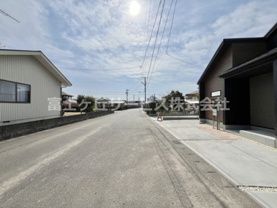 【前面道路含む現地写真】 | 菊川市潮海寺 新築一戸建て 1号棟 | 前面道路含む現地写真です