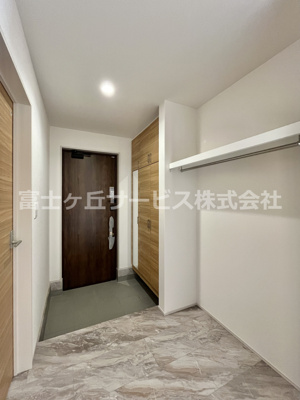 【玄関】 | 菊川市潮海寺 新築一戸建て 1号棟 | きれいな玄関です