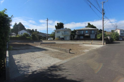 【外観】 | 菊川市潮海寺 新築一戸建て 2号棟 | 現在建築中の外観画像です。ご内覧は同じメーカーの完成物件へご案内いたしますので、いつでもご相談ください！