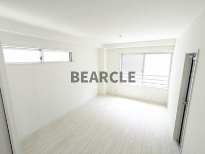 【洋室】 | ヴィラ伏見