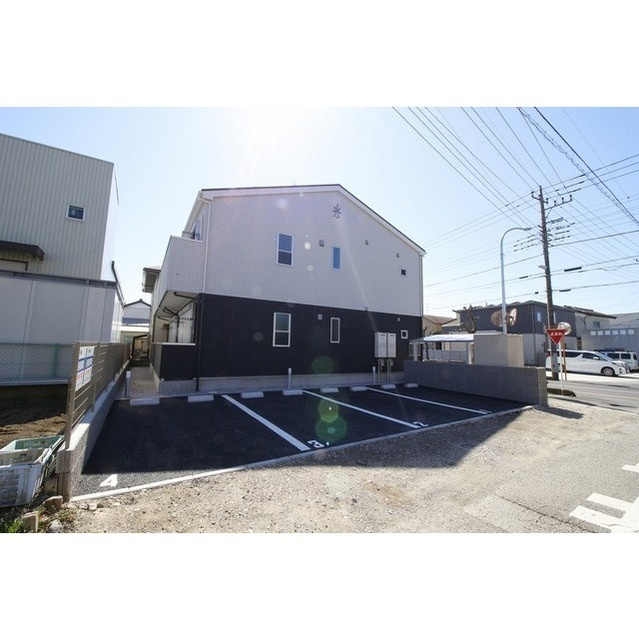 アムール BONHEURの駐車場