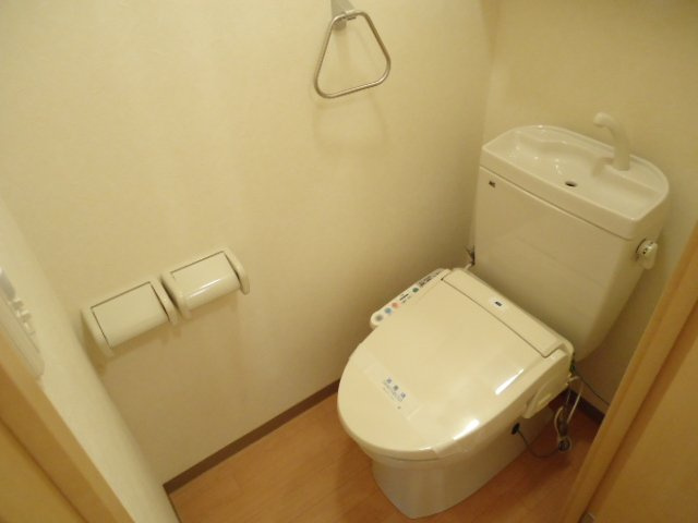 ＳＭＩＬＥ　ＨＯＭＥのトイレ|シャワー付トイレ