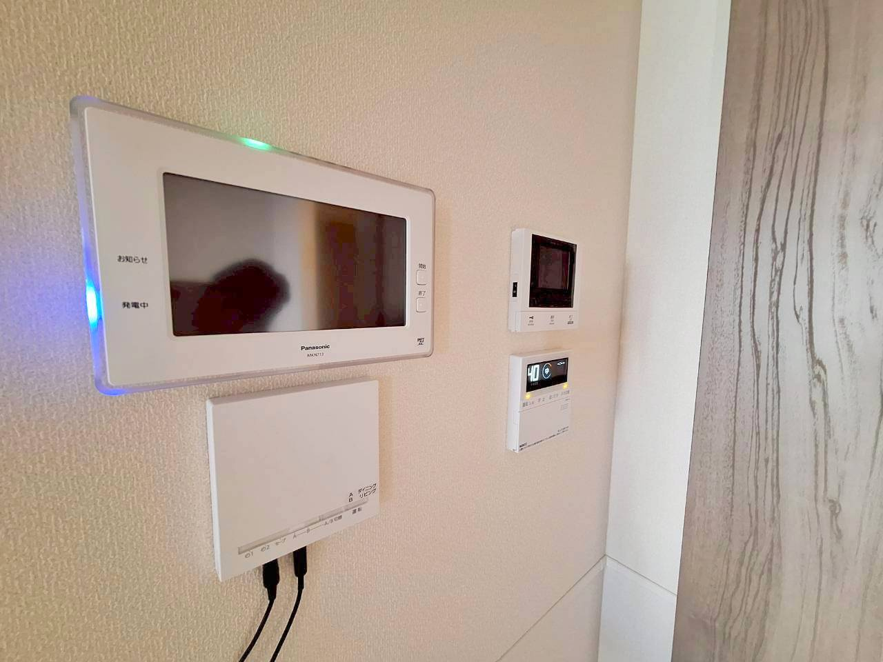 エルズプラス高円寺南の設備|太陽光売電モニターとカラーモニターホン