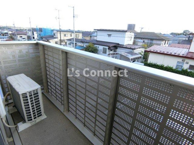 【バルコニー】 | Ｔ－ｒｏｏｍ | ２階のお部屋で洗濯物もたくさん干せます。