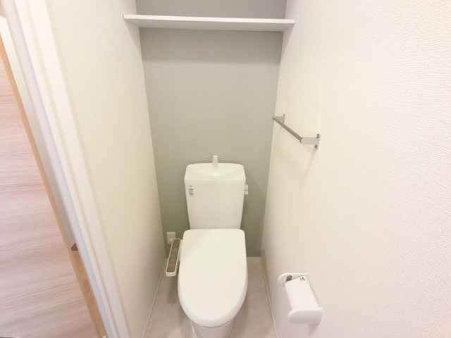 ファミールのトイレ|温水洗浄便座付きトイレです。