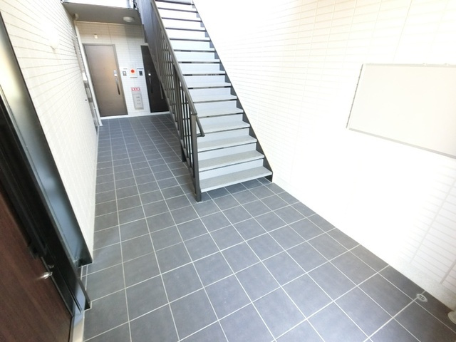 コンフォート上和田のエントランス|ロビー