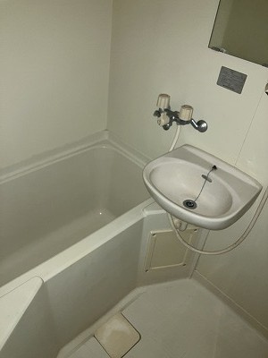 トマトビルの浴室