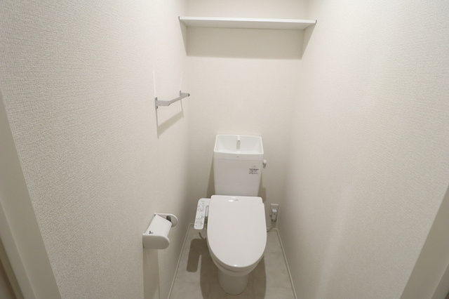 D-ROOM浜尻町のトイレ|温水洗浄暖房便座