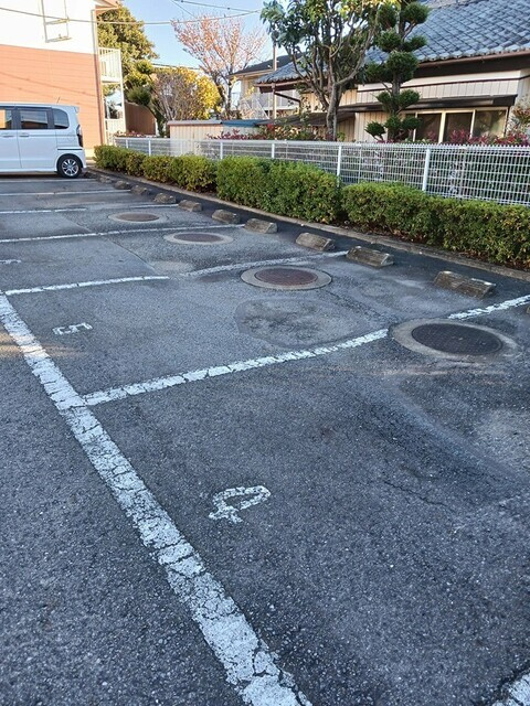 パークウッドＡの駐車場