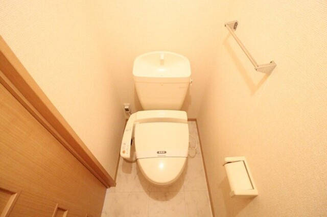 リヴェールマリーズ　Ｃのトイレ|温水洗浄暖房便座