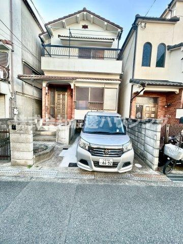 岡崎一戸建の駐車場|ハイルーフ車も入ります