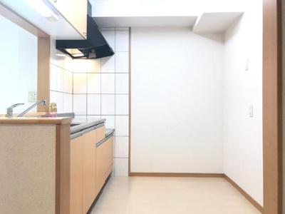 【キッチン】 | アイリス・アズ | キッチン背面