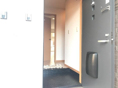 【玄関】 | アイリス・アズ | 玄関