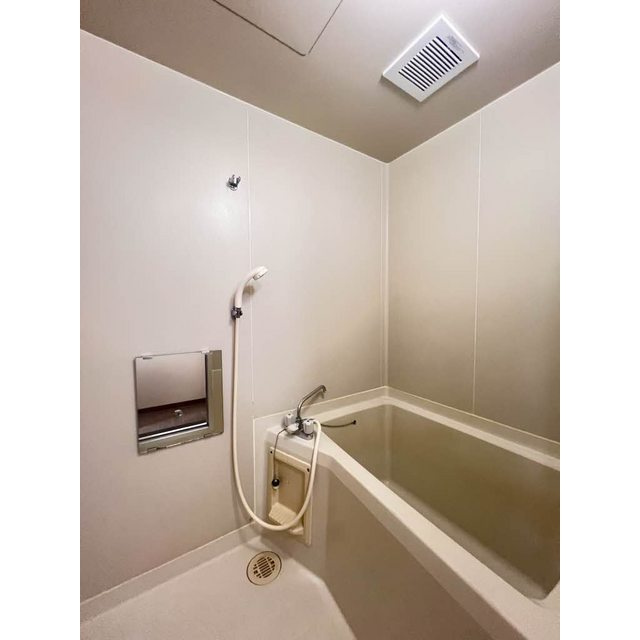 岐阜市日野南４丁目のアパートの浴室