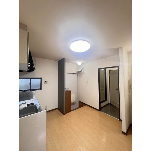 岐阜市日野南４丁目のアパートの居間・リビング