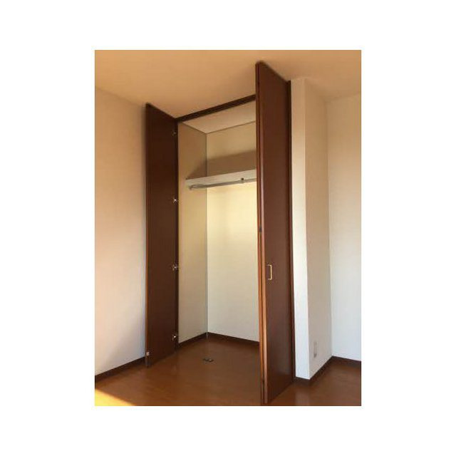 岐阜市芋島５丁目のアパートの収納