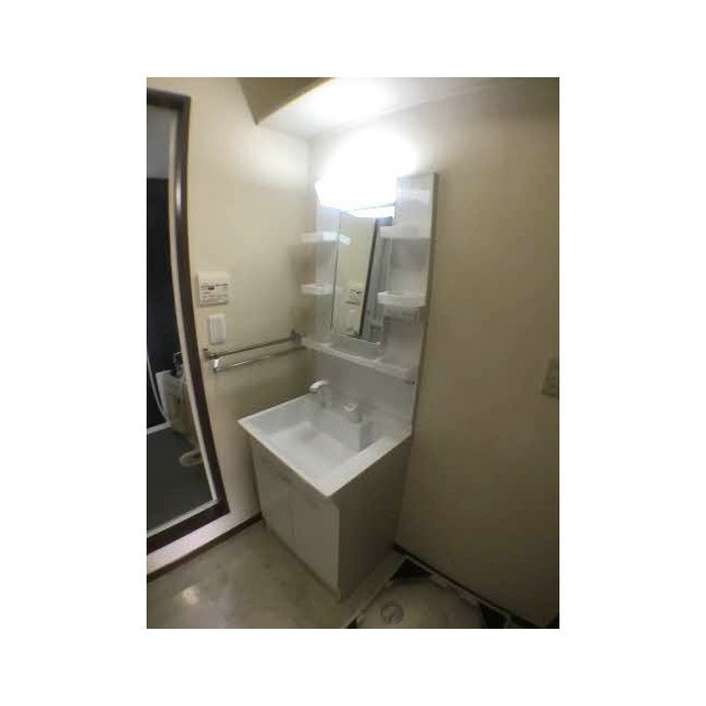 岐阜市岩地３丁目のアパートの洗面所