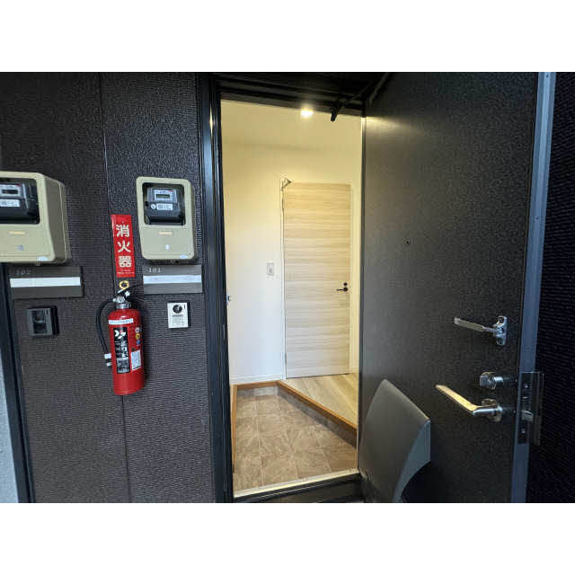 岐阜市切通６丁目のアパートの玄関