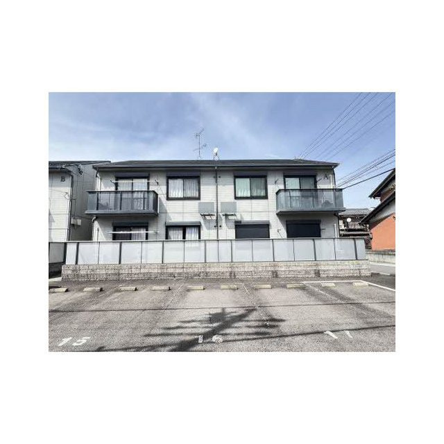 岐阜市高田４丁目のアパートの駐車場