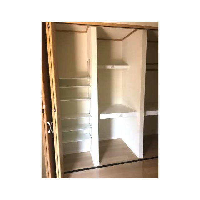 岐阜市高田４丁目のアパートの収納