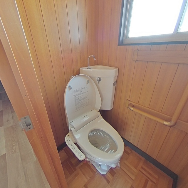 岐阜市長良福江町１丁目の一戸建てのトイレ