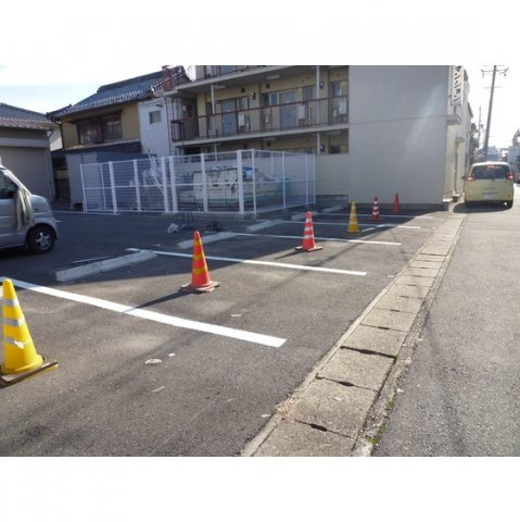 内藤電機駐車場の駐車場