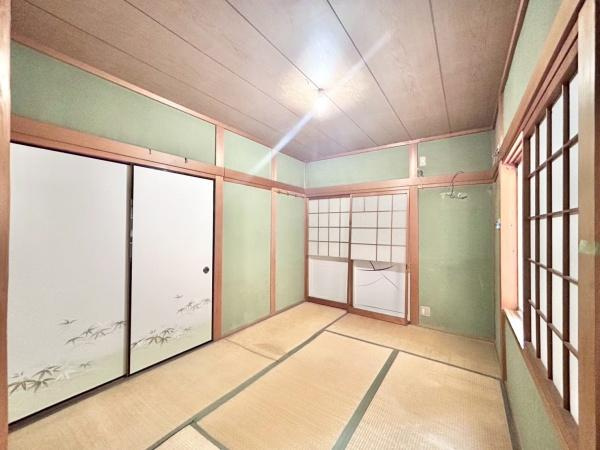 【洋室】 | 本を読んだり趣味の時間を楽しんだり家の中でひとり静かになれる空間