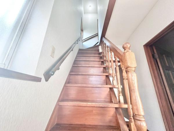 【内装】 | オープンでのびやかな空間を生み出す、こだわりの広がりとゆとり。家族と過ごす時間を大切にしたい方にぴったりの明るくゆとりある住空間です。