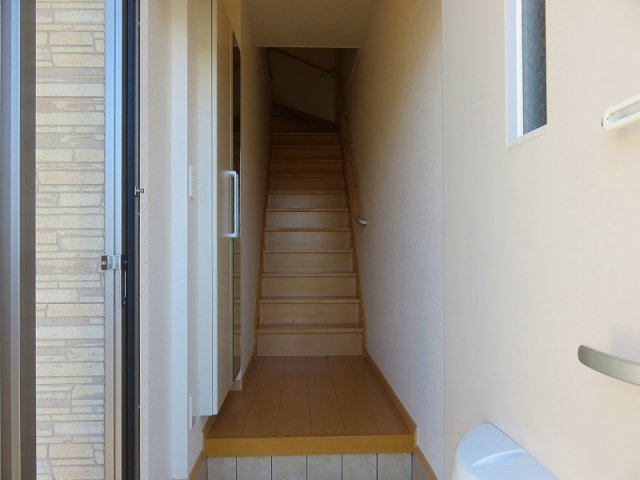 パークコート・ラフィン　Ⅰの玄関|収納もある玄関です