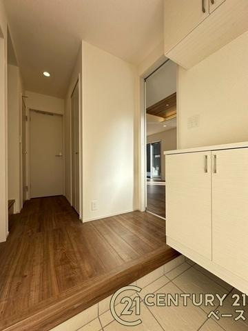 磯城郡川西町結崎 ２号棟 ／新築一戸建の内装|■現地撮影写真■こちらは玄関から見た廊下部分です！