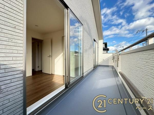 磯城郡川西町結崎 ２号棟 ／新築一戸建のバルコニー|■現地撮影写真■日当たりのよい広々としたバルコニー！洗濯物もよく乾きます！