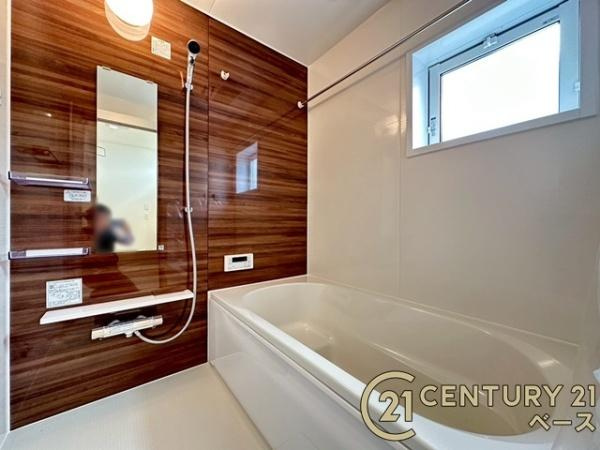 磯城郡川西町結崎 ２号棟 ／新築一戸建の浴室|■現地撮影写真■ゆったりしたサイズの浴室！足を伸ばしての入浴は疲れも癒してくれます！