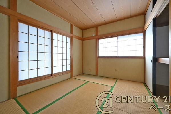 香芝市穴虫　一戸建の和室|■現地撮影写真■２階にもほっこり落ち着ける和室！全部屋の畳もきれいです！