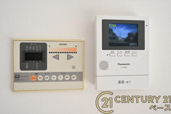 香芝市穴虫　一戸建の内装|■現地撮影写真■ＴＶモニター付きインターホンで防犯対策もバッチリ！来客も一目でわかり安心です！