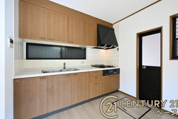 香芝市穴虫　一戸建のキッチン|■現地撮影写真■収納力と使いやすさを追求したキッチンです！