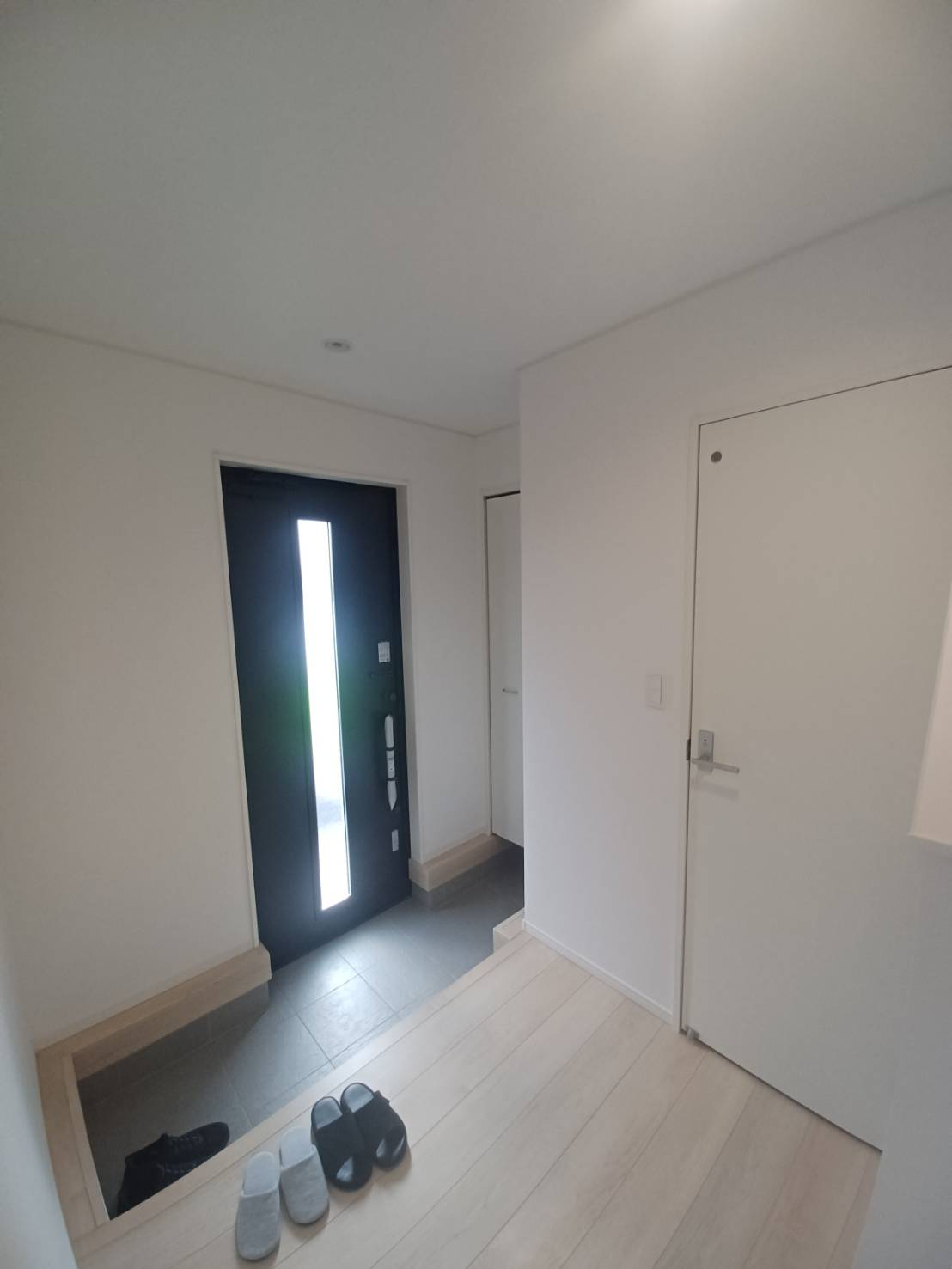 【新築戸建】仁井田町　全5棟の玄関