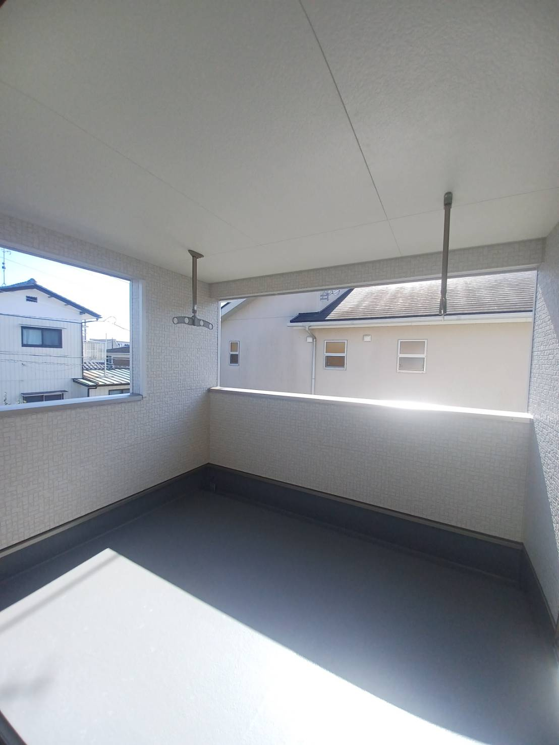 【新築戸建】泉玉露　全2棟のバルコニー