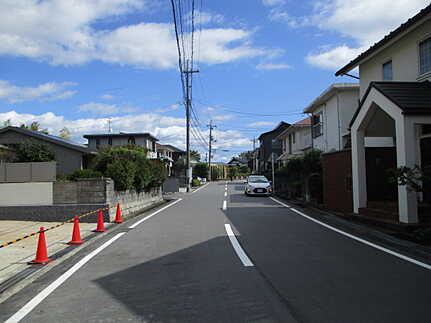 廿日市市阿品台1丁目　新築一戸建て(全2棟)の前面道路含む現地写真