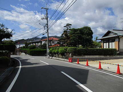 廿日市市阿品台1丁目　新築一戸建て(全2棟)の前面道路含む現地写真