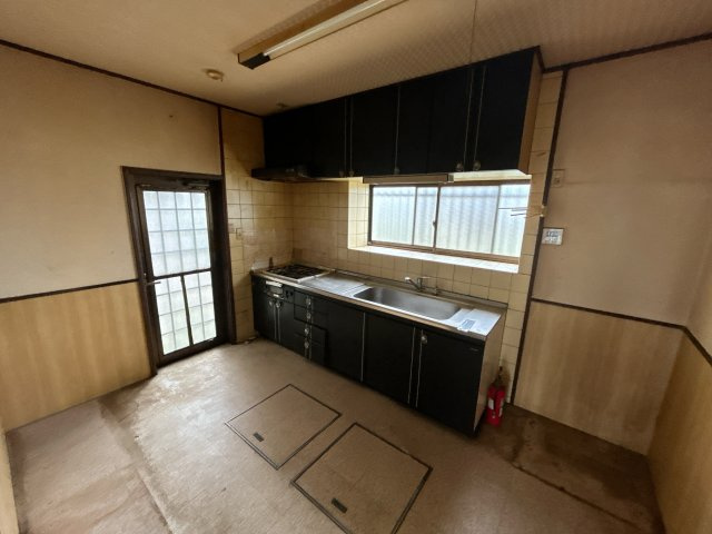 いわき市小名浜字燈籠原　中古戸建　のキッチン