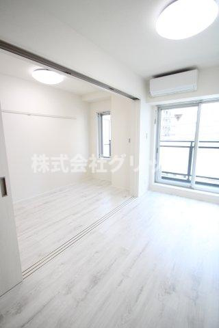 b'CASA横浜セントラルの居間・リビング